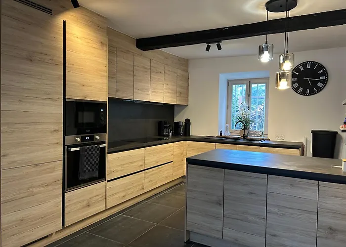 Maison De La Fontaine *