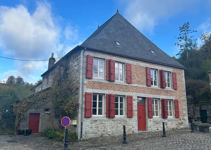 Maison De La Fontaine *